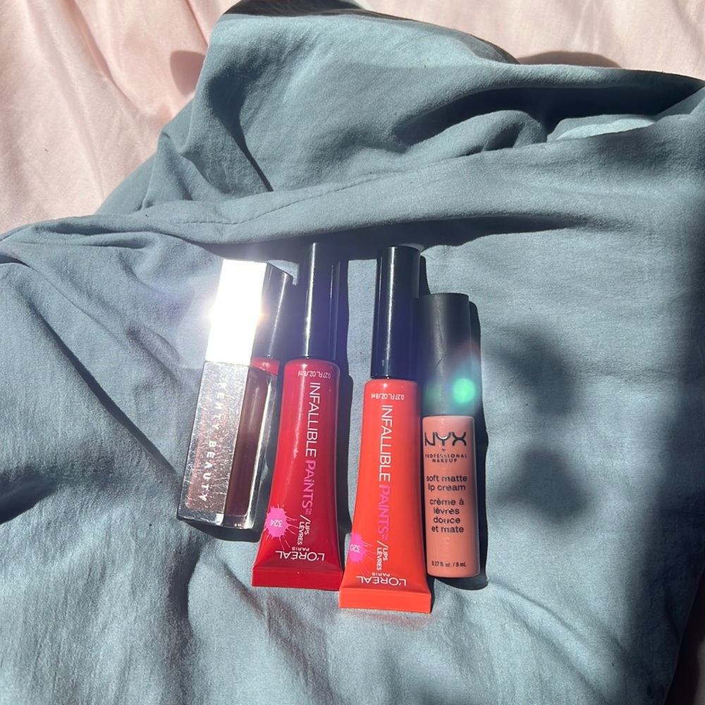 Fenty beauty lip gloss hot chocolit + bundle